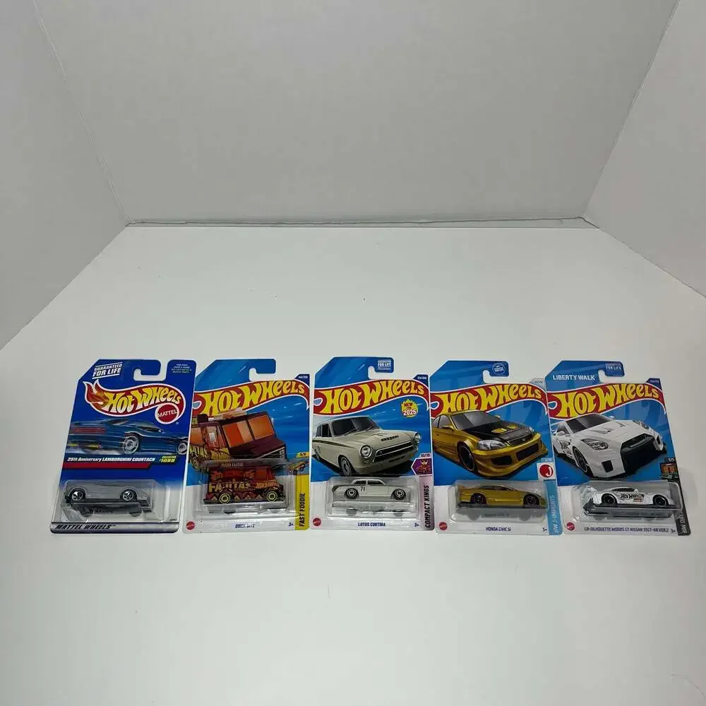 Lot of 10 Hot Wheels 1:64 Scale Diecast Cars